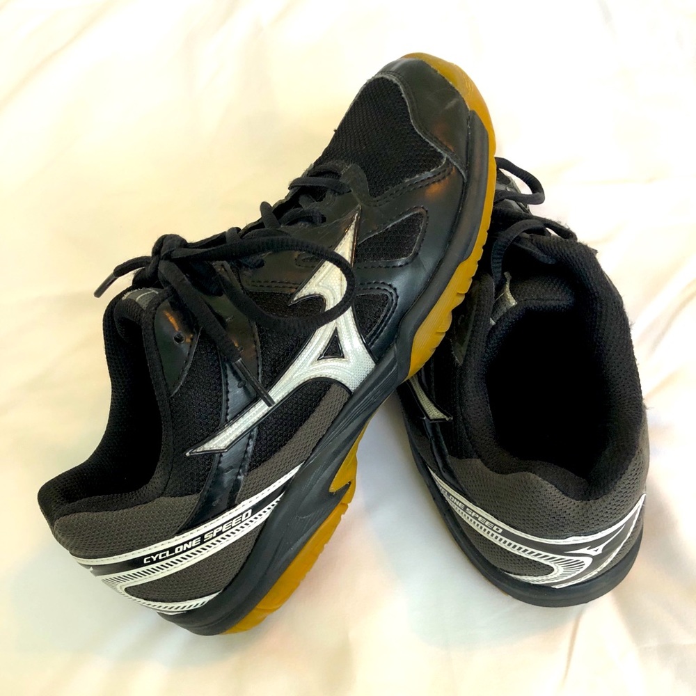 Mizuno Women’s Cyclone Speed Volleyball Shoe